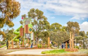 16 zaskakujących nowych pomysłów na plac zabaw 2 700x450-crop-90-j56100sp_green_gully_au_1
