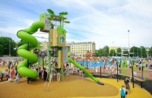 16 zaskakujących nowych pomysłów na plac zabaw 5 700x450-crop-90-j56103sp_riga_baronastreet_lett001