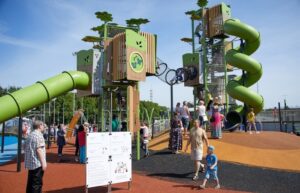 16 zaskakujących nowych pomysłów na plac zabaw 9 700x450-crop-90-j56103sp_riga_baronastreet_lett012