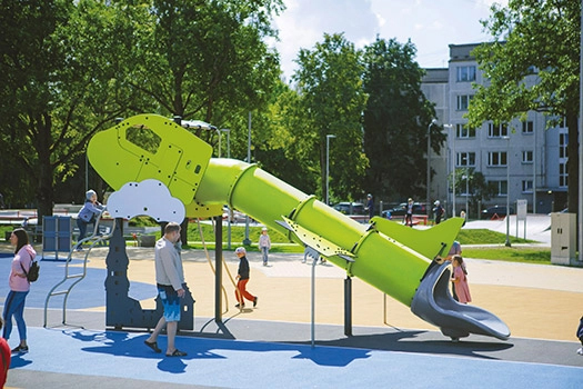 J2689 32 spektakularnych nowości na placu zabaw