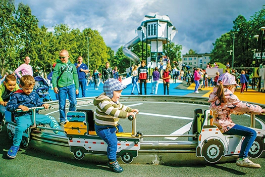 J3512 32 spektakularnych nowości na placu zabaw