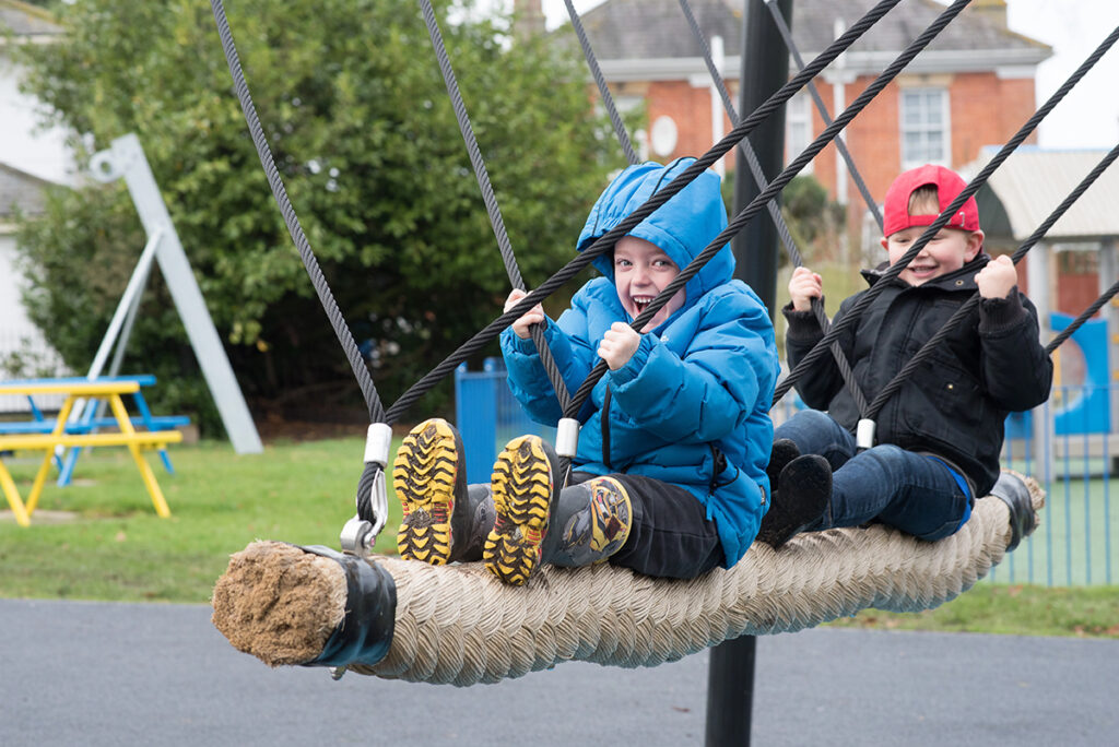 J442 M Diss UK 001 32 spektakularnych nowości na placu zabaw