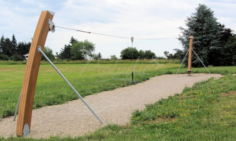 Zjazd linowy montowany na wzniesieniu J510