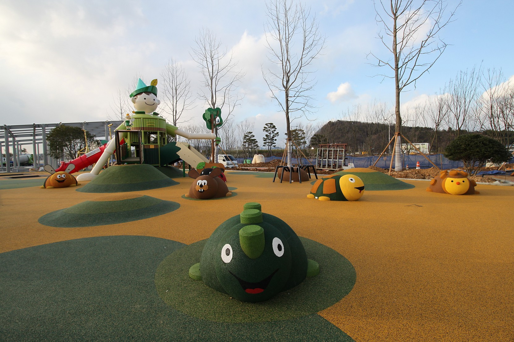 Gumowa figura na plac zabaw Jaszczurka Gumowa figura na plac zabaw Jaszczurka