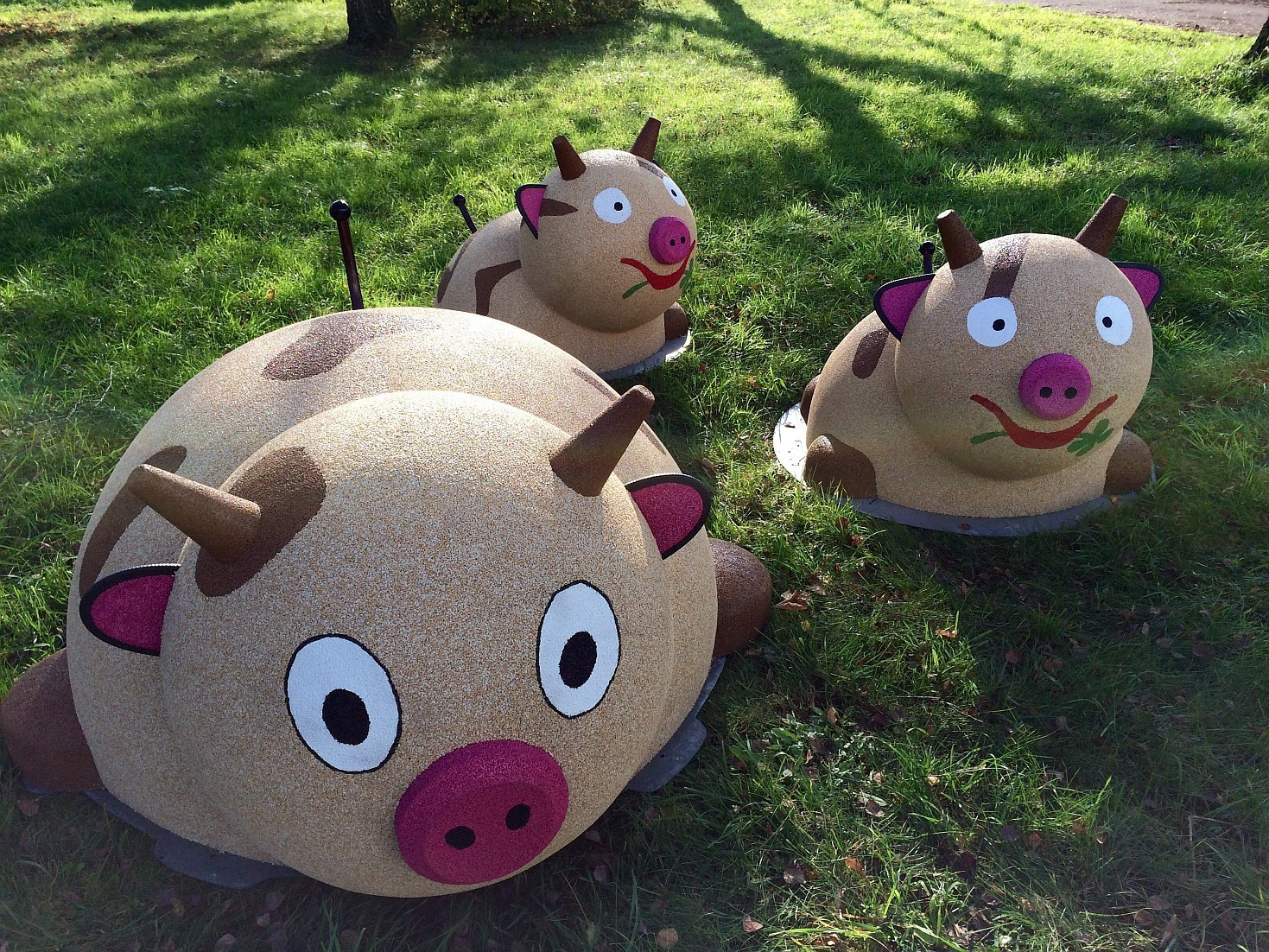 Figura gumowa na plac zabaw Krowa