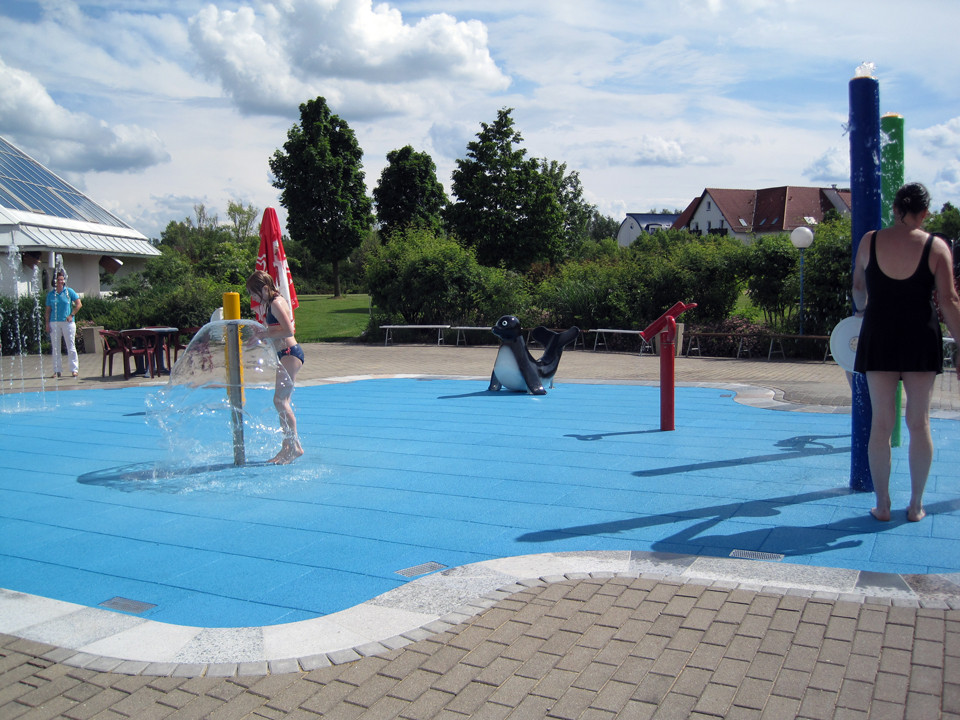 Płyta dedykowana na tereny basenów oraz aqua parków Płyta dedykowana na tereny basenów oraz aqua parków