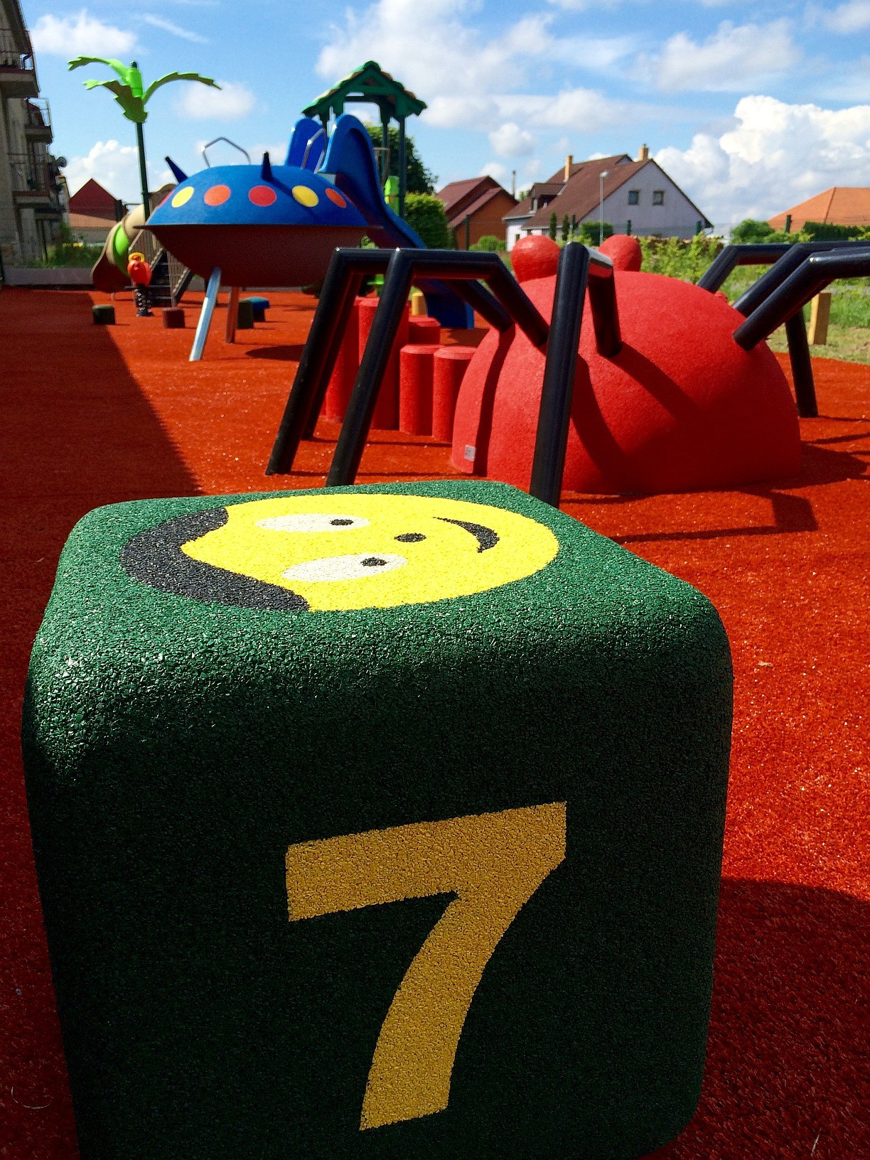 Figura gumowa na plac zabaw Sześcian Gumowy