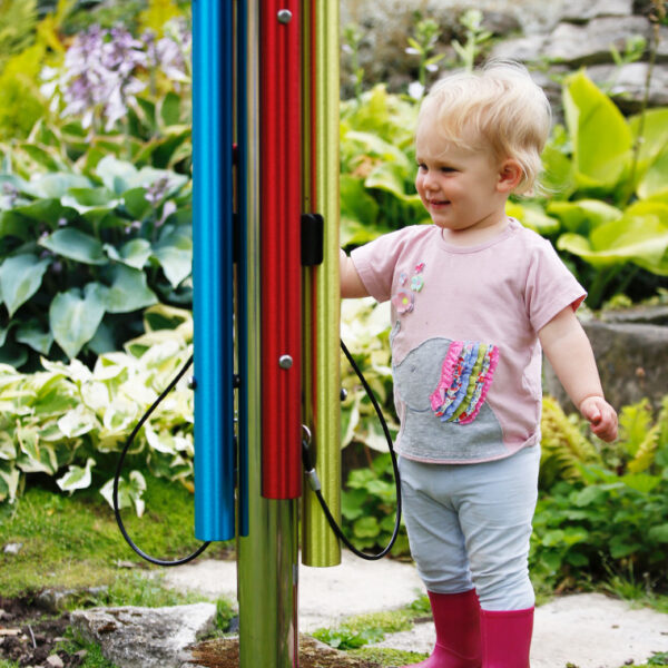 Kolorowy instrument na plac zabaw