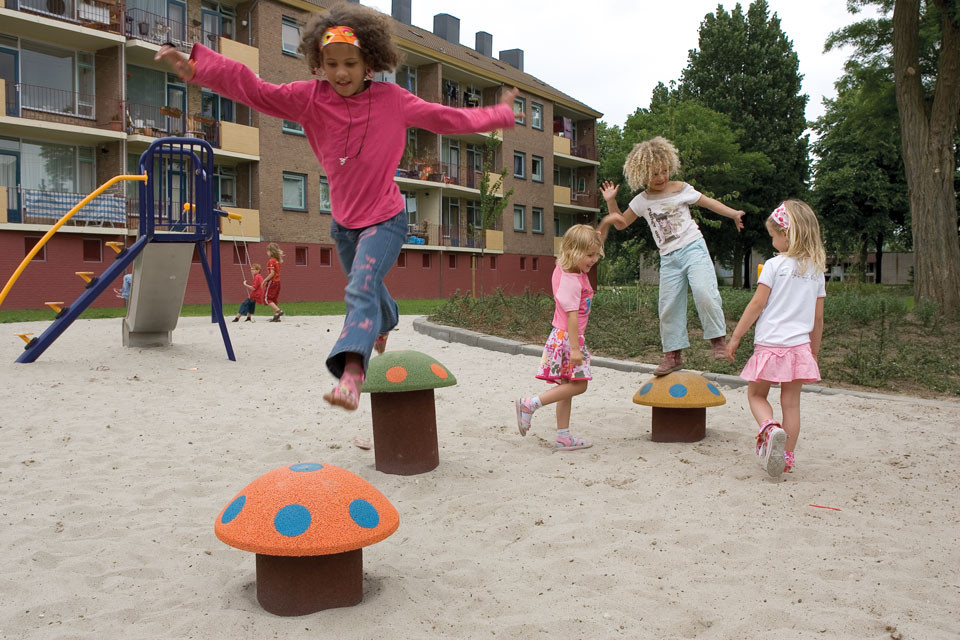 Grzybki na placu zabaw Grzybki na placu zabaw