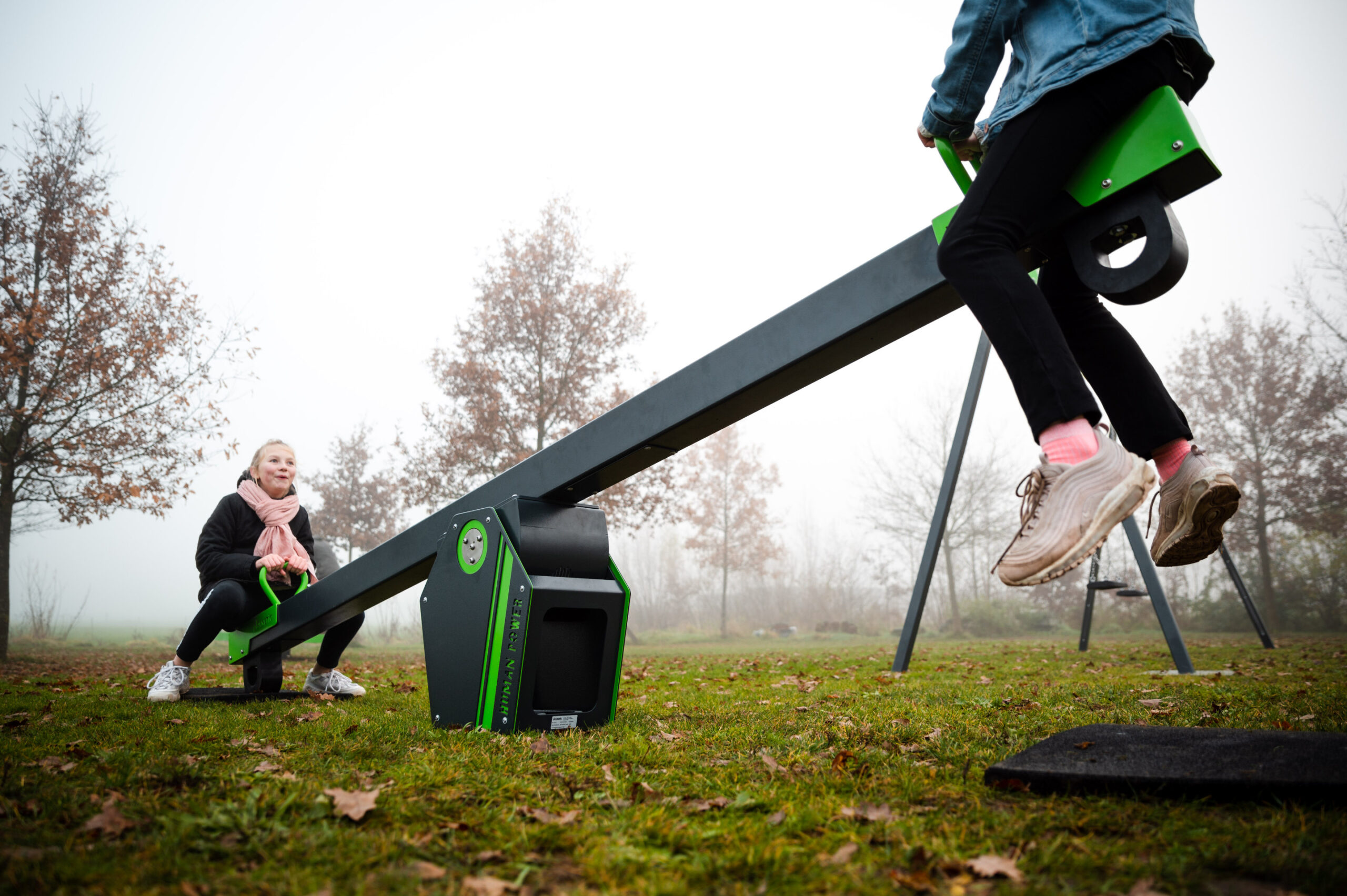 Interaktywna huśtawka KineticSeesaw-03 Interaktywna huśtawka KineticSeesaw-03