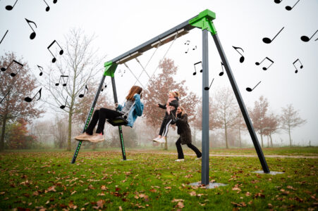 Interaktywna huśtawka KineticSwing-1